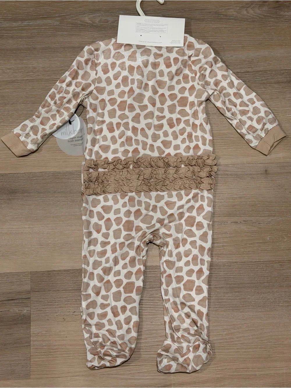 Milkberry size 6-9 months giraffe print sleeper pajamas outfit